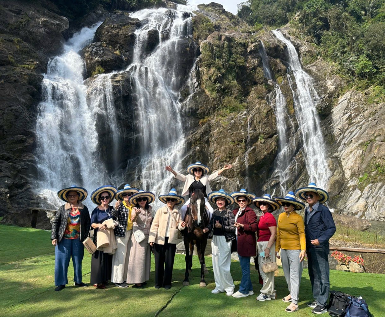 Du Lịch Quảng Ngãi – Thác Trắng – City Tour